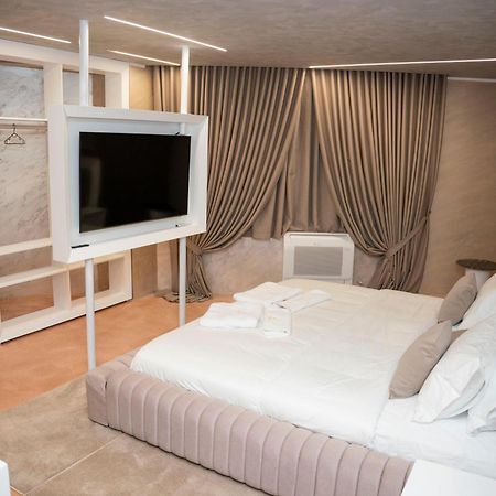 Hotel Pernoca Durres Bagian luar foto