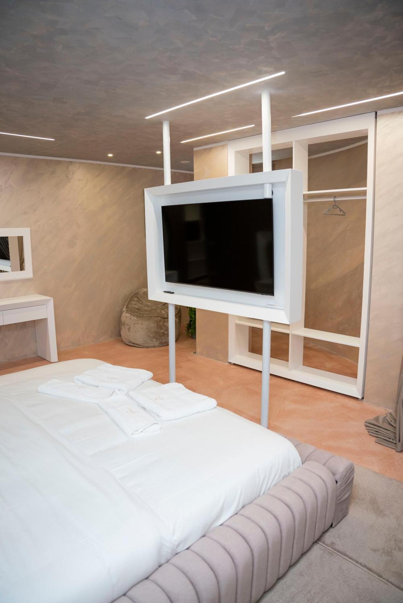 Hotel Pernoca Durres Bagian luar foto