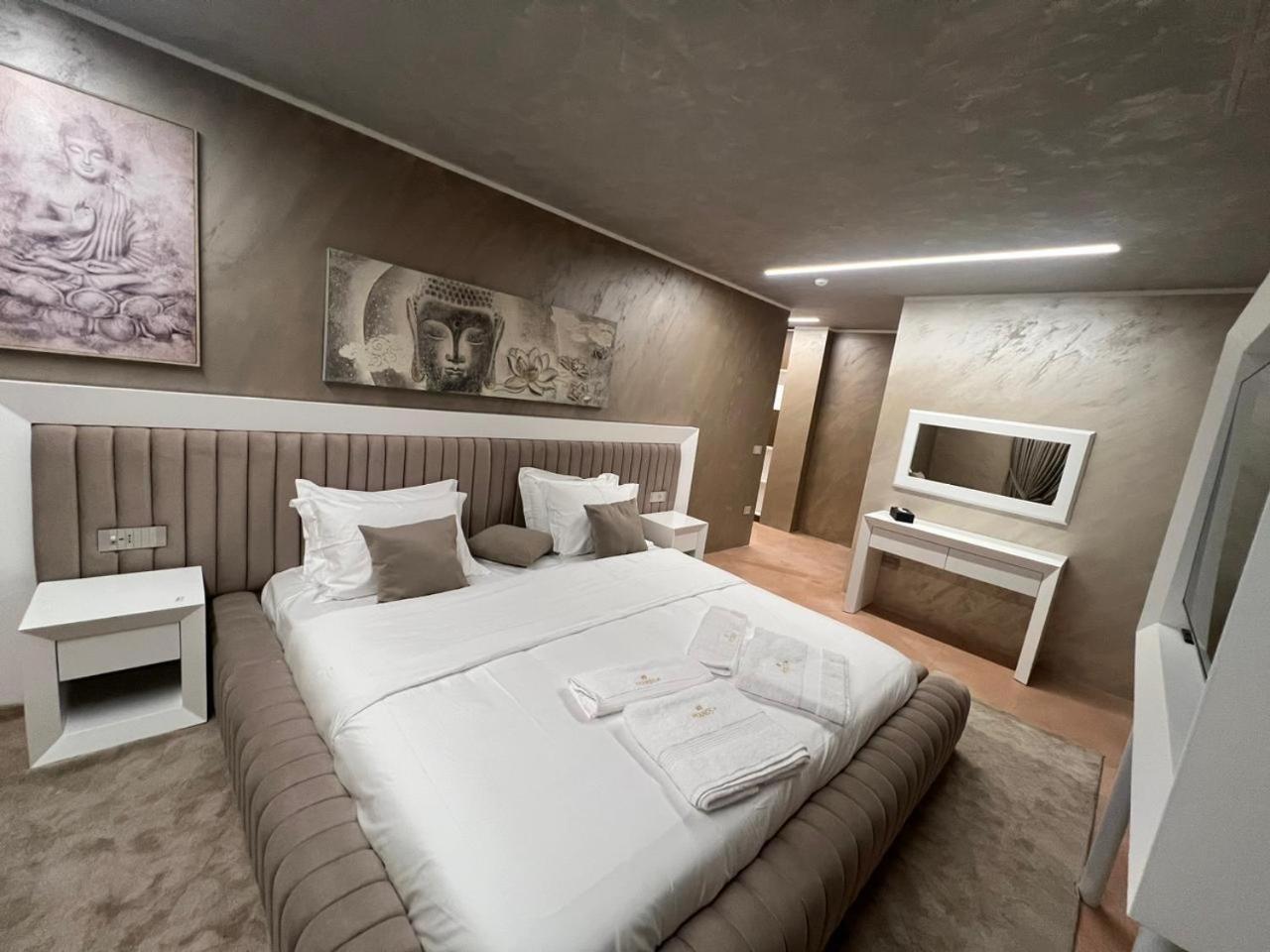 Hotel Pernoca Durres Bagian luar foto