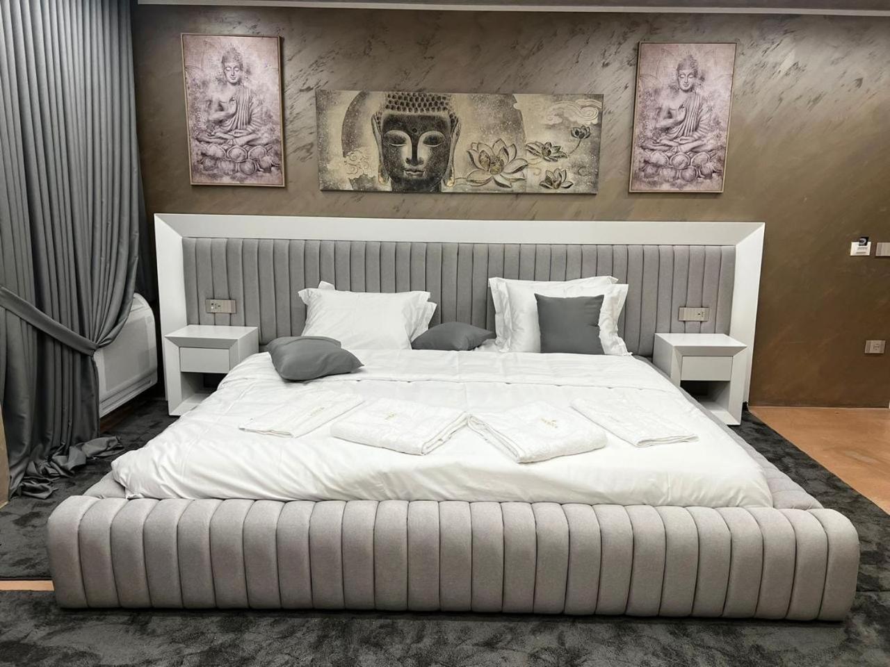 Hotel Pernoca Durres Bagian luar foto
